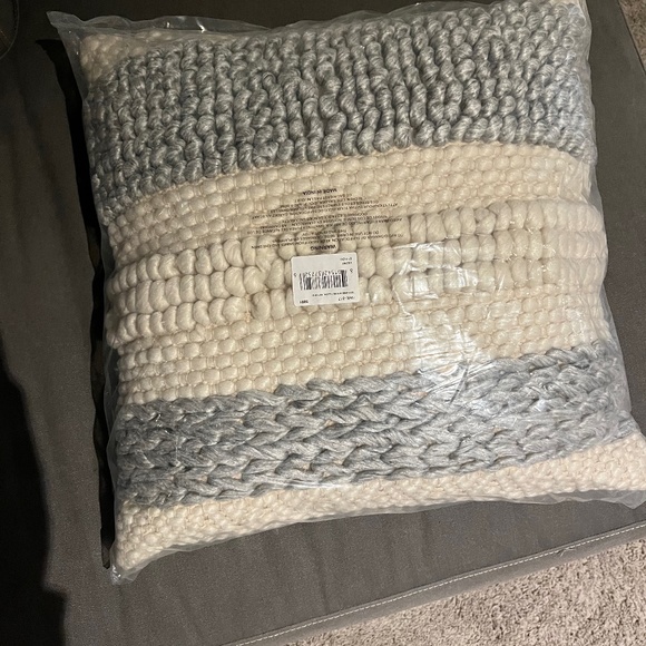 Brand new with tags grey and cream boucle wool throw pillows - Picture 1 of 2